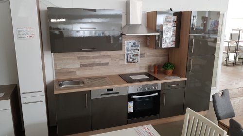 Hängeschrank JANA 50x64cm, Sonoma Eiche Nachbildung / Hochglanz-Lava